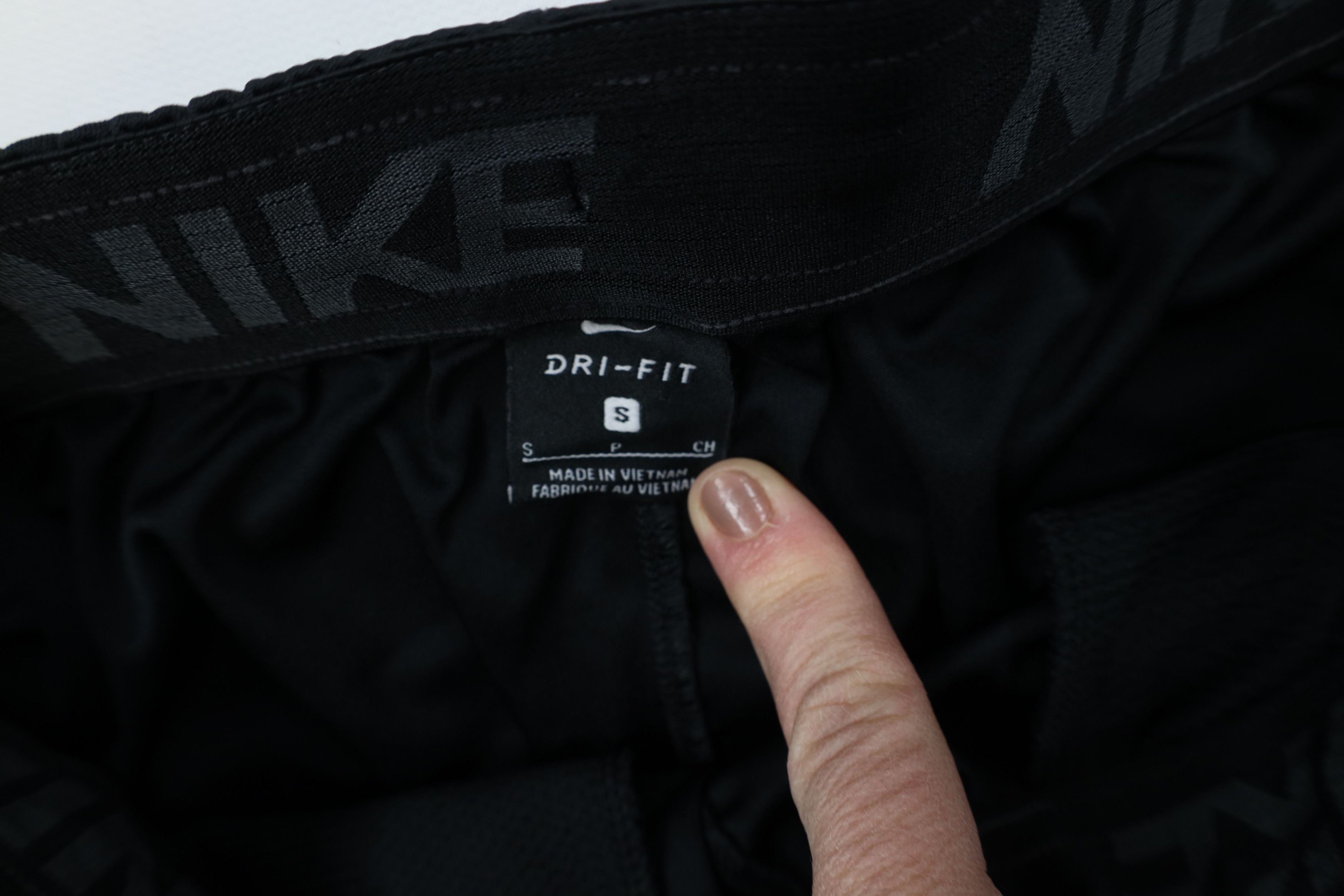 Nike Vintage Y2K Nike Scott Mini Swoosh Above Knee Shorts Black Size US 32 / EU 48 - 8 Thumbnail