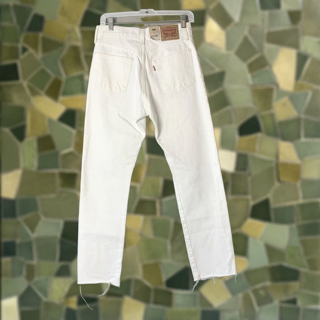 Levi's VINTAGE Levi's 501 Jeans Women 27x30 White Original Hi Rise Distressed Raw Hem Grunge Jeans Size 27" / US 4 / IT 40 - 1 Thumbnail