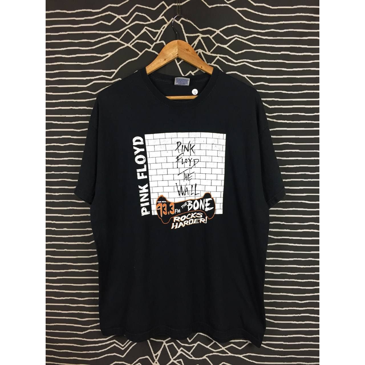 Band Tees × Hanes × Vintage Vtg Pink Floyd The Wall x 93.3 FM The Bone Radio Promo Tee Size US XL / EU 56 / 4 - 1 Thumbnail