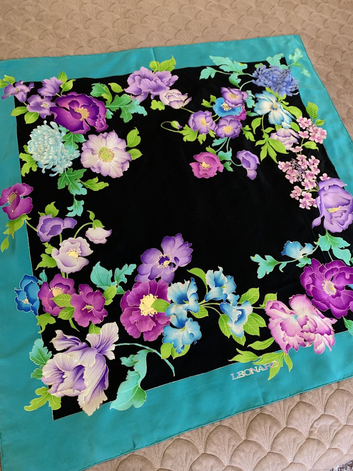 Leonard Paris Leonard 100% Silk Scarf Made In Italy Authentic Rare Hype Size ONE SIZE - 3 Thumbnail