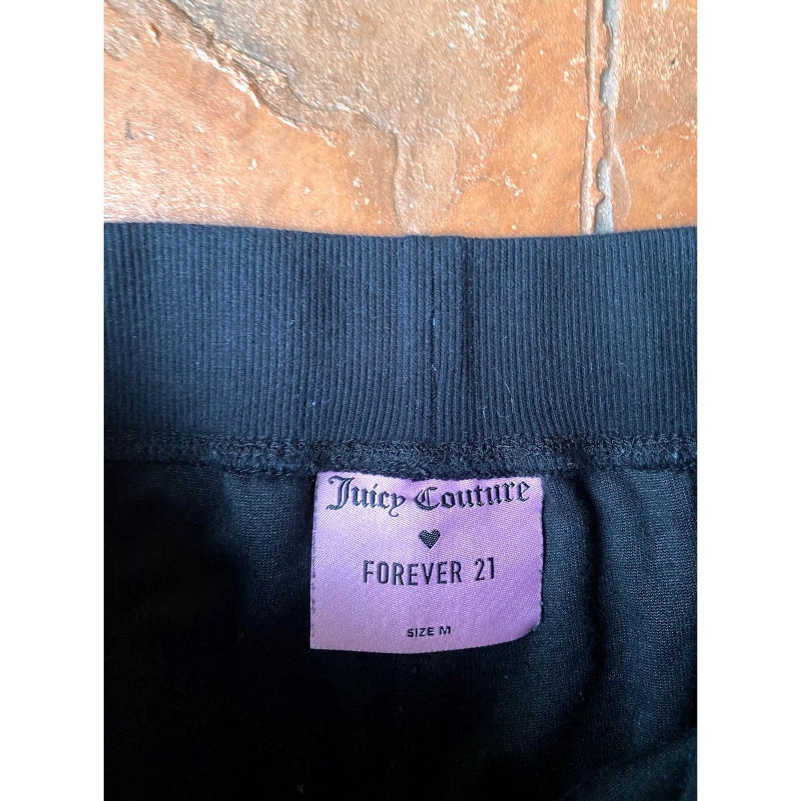 Juicy Couture VINTAGE Juicy Couture x Forever 21 Velour Jogger Sweatpants M Black Rhinestones Sweatpants Women Size 32" / US 10 / IT 46 - 3 Thumbnail