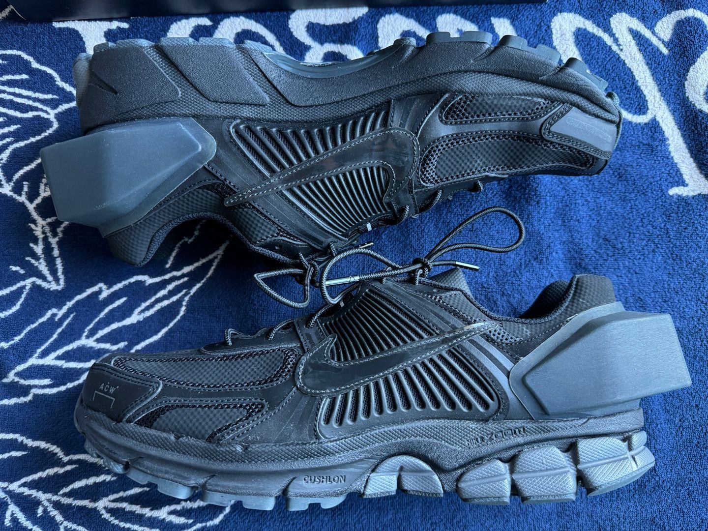 A-COLD-WALL* × Nike Nike x A-COLD-WALL ACW Zoom Vomero 5 Samuel Ross Size US 12 / EU 45 - 4 Thumbnail