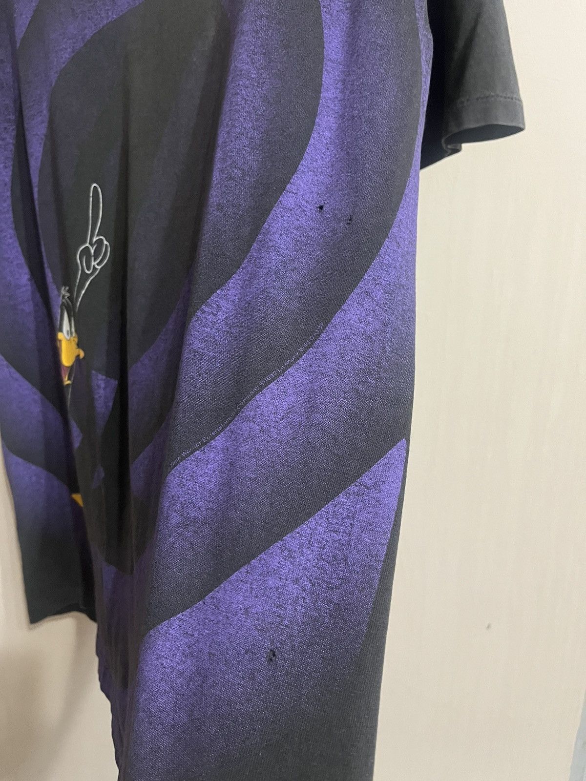 Vintage × Warner Bros Vintage 90s Daffy Duck Aop Shadow grail tee Size US L / EU 52-54 / 3 - 5 Thumbnail