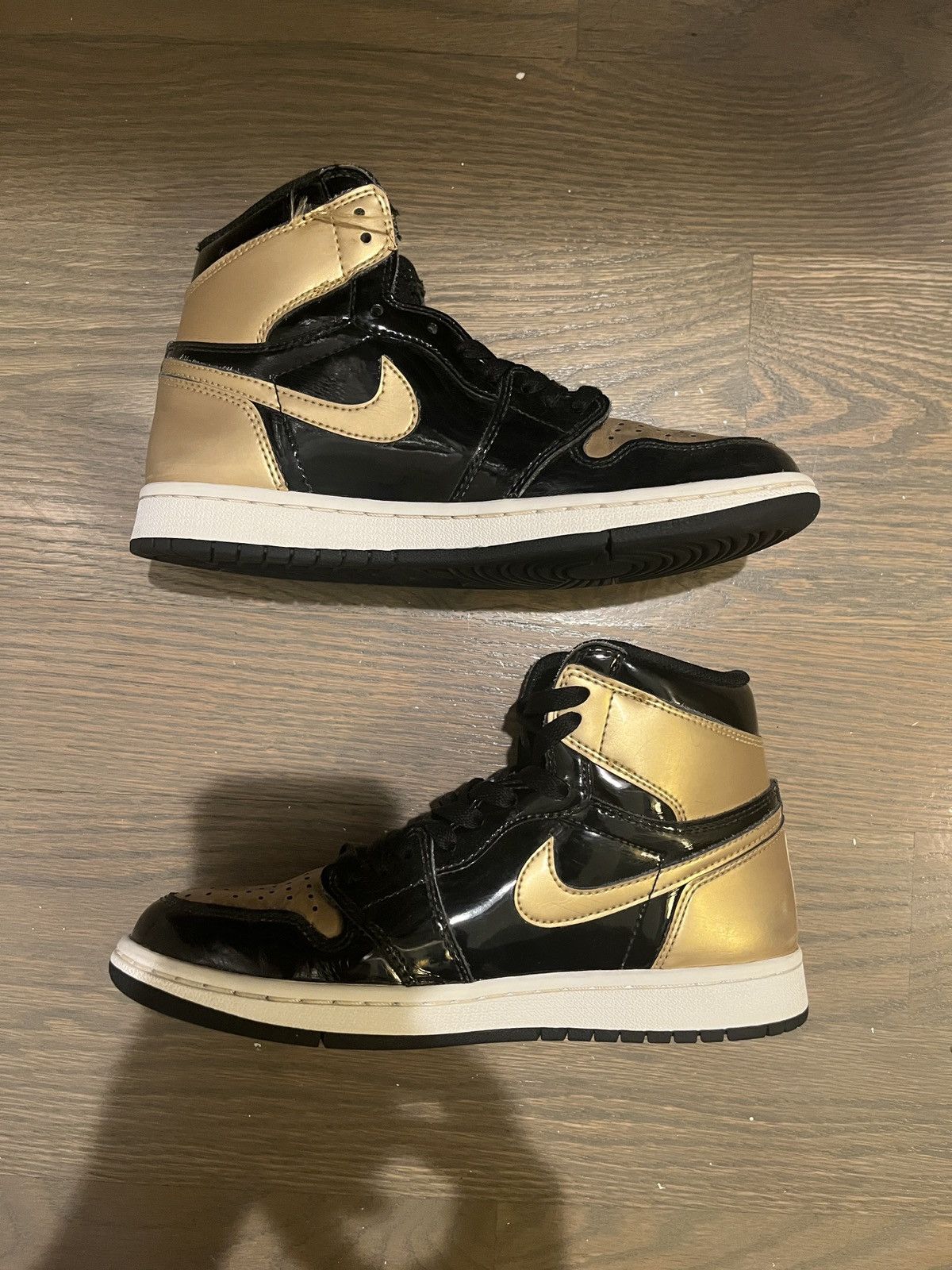 Jordan Brand Jordan 1 Gold Toe Size US 5.5 / EU 38 - 3 Thumbnail