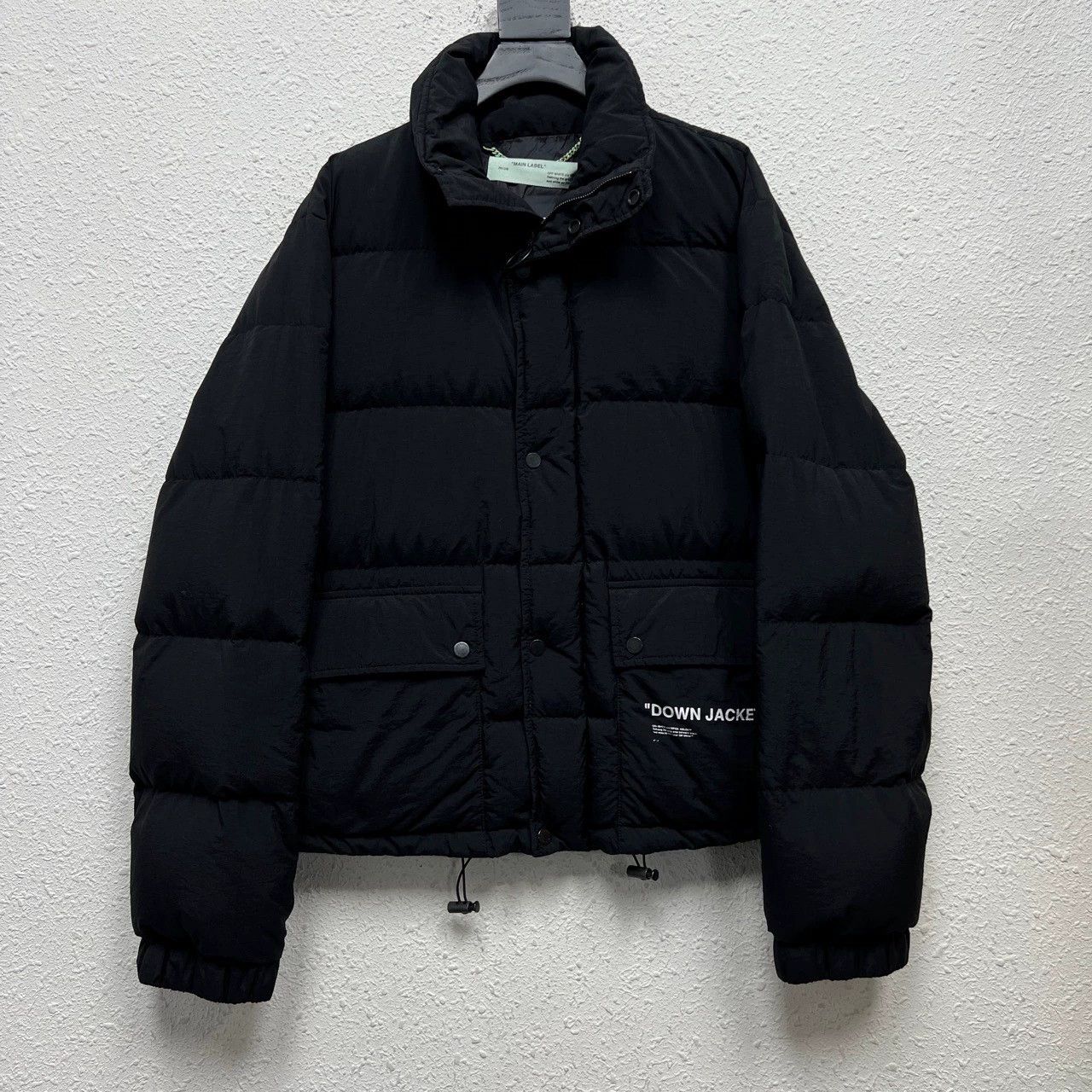 Off-White off white down jacket, size L Size US L / EU 52-54 / 3 - 1 Thumbnail
