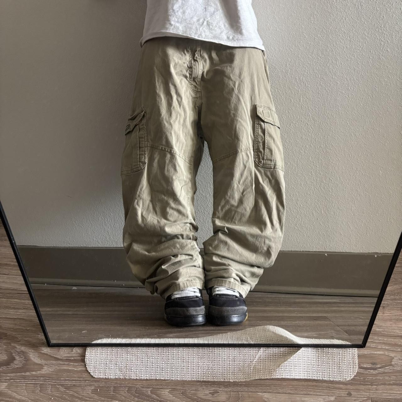 Crazy Vintage Y2K/2000s Khaki Cream Streetwear Essential Cargo Pants! 44x32