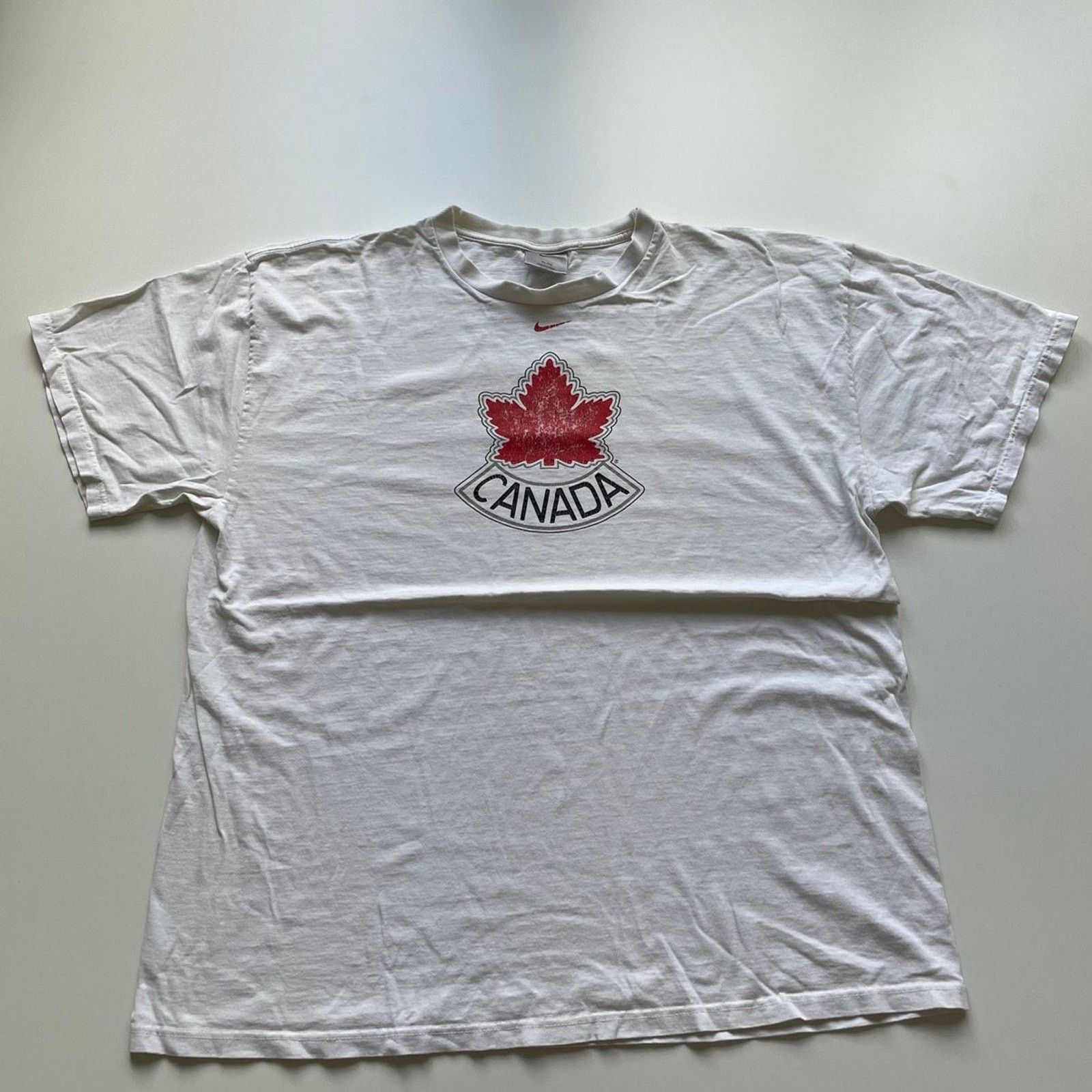 Vintage 2000s Nike Center Swoosh Team Canada Hockey T Shirt
