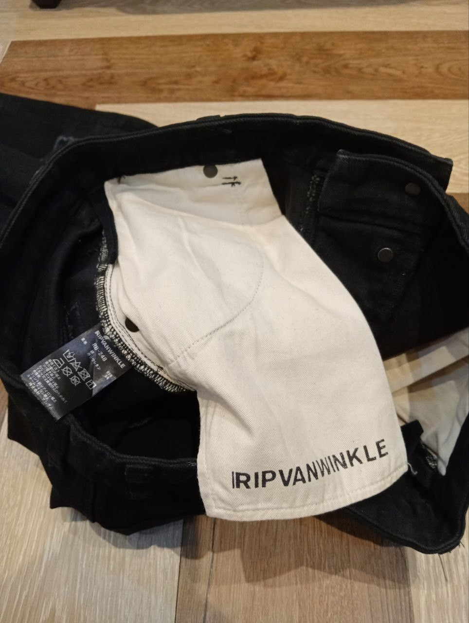 RIPVANWINKLE RIPVANWINKLE JAPAN BLACK CURVE STRETCH PANTS Size US 34 / EU 50 - 9 Thumbnail