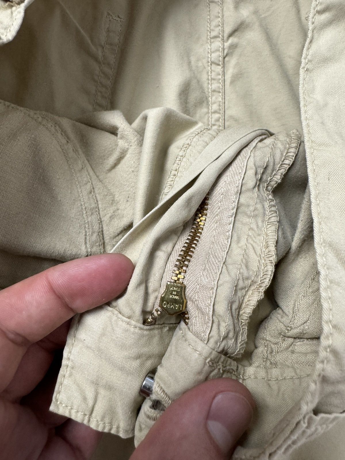 Yves Saint Laurent Yves Saint Laurent vintage beige pocket logo chino pants Size US 36 / EU 52 - 11 Thumbnail