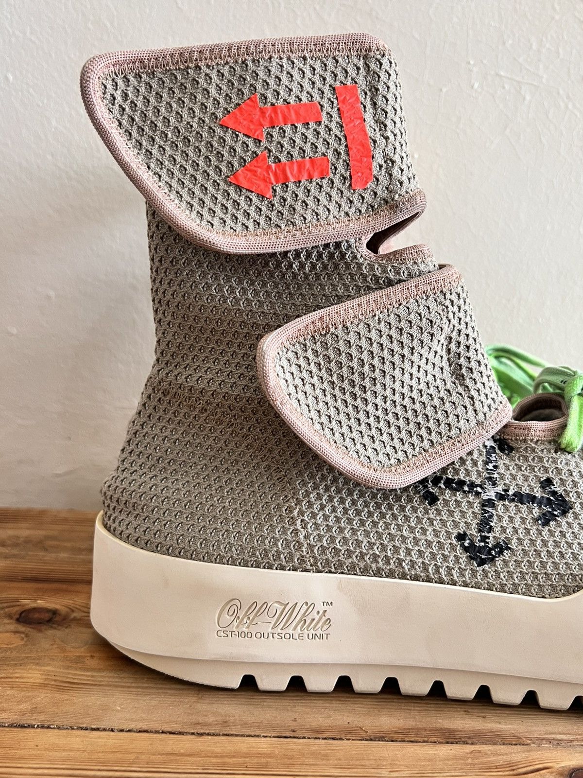 Off-White × Virgil Abloh Off-White MOTO WRAP Light Grey Size US 10 / EU 43 - 9 Thumbnail