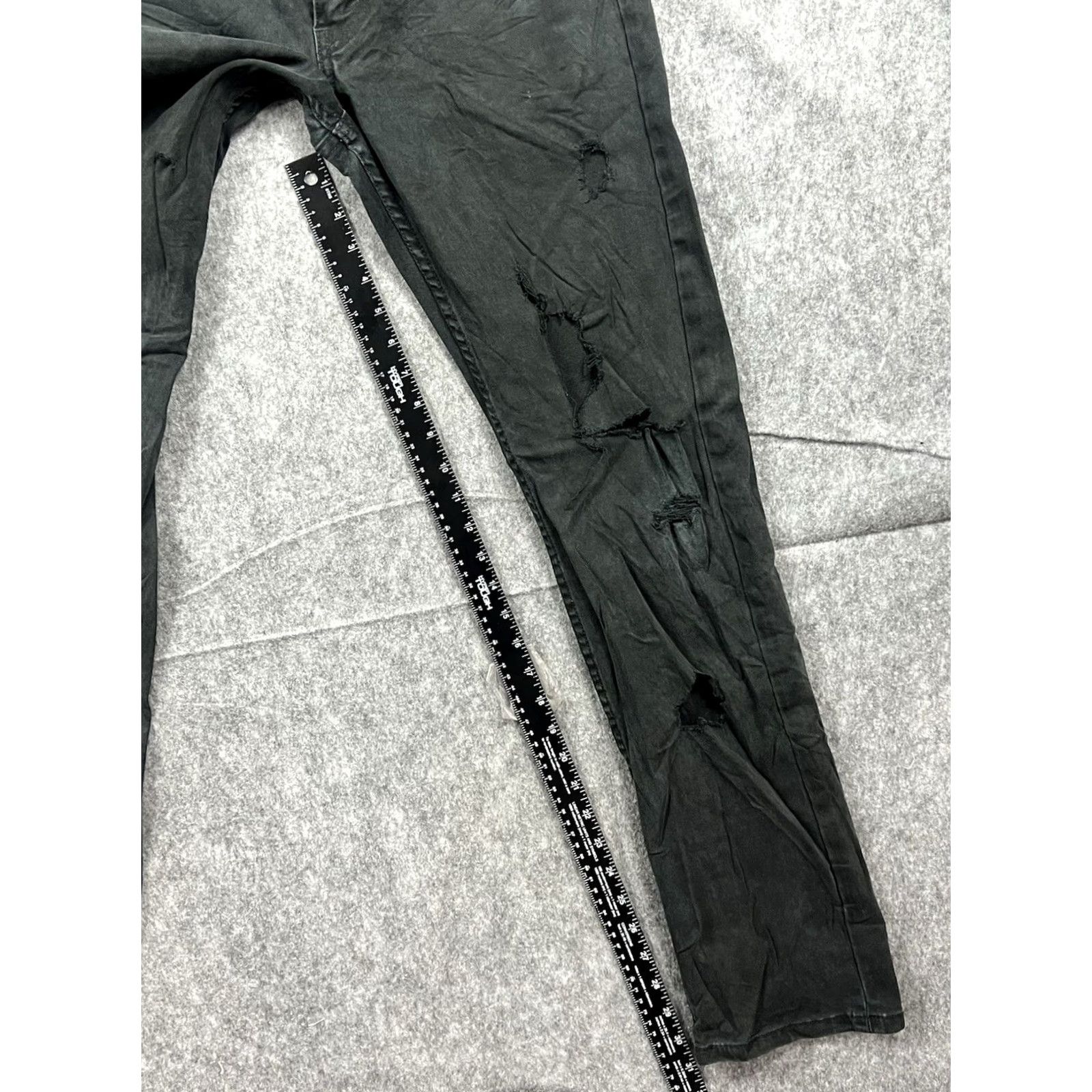Levi's VINTAGE Levi’s 513 Jeans Mens Black Slim Fit Straight Leg Distressed 30x32 USA 90s Logo Mens Size US 30 / EU 46 - 3 Thumbnail