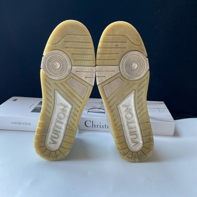 Louis Vuitton Louis Vuitton Trainer White Low-Top Fashion Sneakers -2508 Size US 9 / EU 42 - 4 Thumbnail