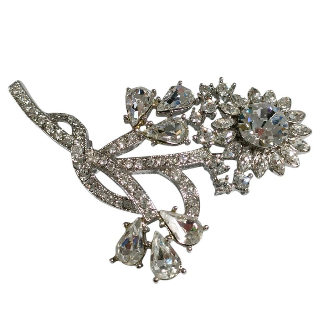 Other Other FOXEY Flower Rhinestone Brooch Metal Brooch DUTY FREE for USA Size ONE SIZE - 1 Thumbnail