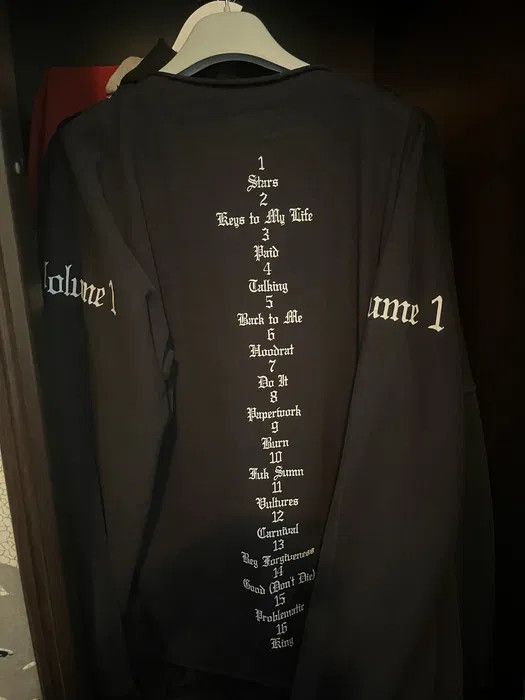 Yeezy yeezy vultures volume longsleeve t shirt Size US M / EU 48-50 / 2 - 2 Thumbnail