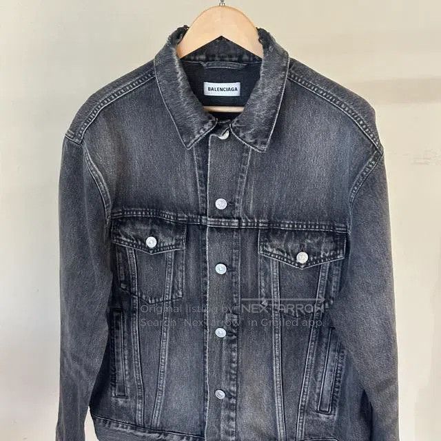 Other Balenciaga Distressed Collar Hole Denim Jacket Size XS / US 0-2 / IT 36-38 - 1 Thumbnail