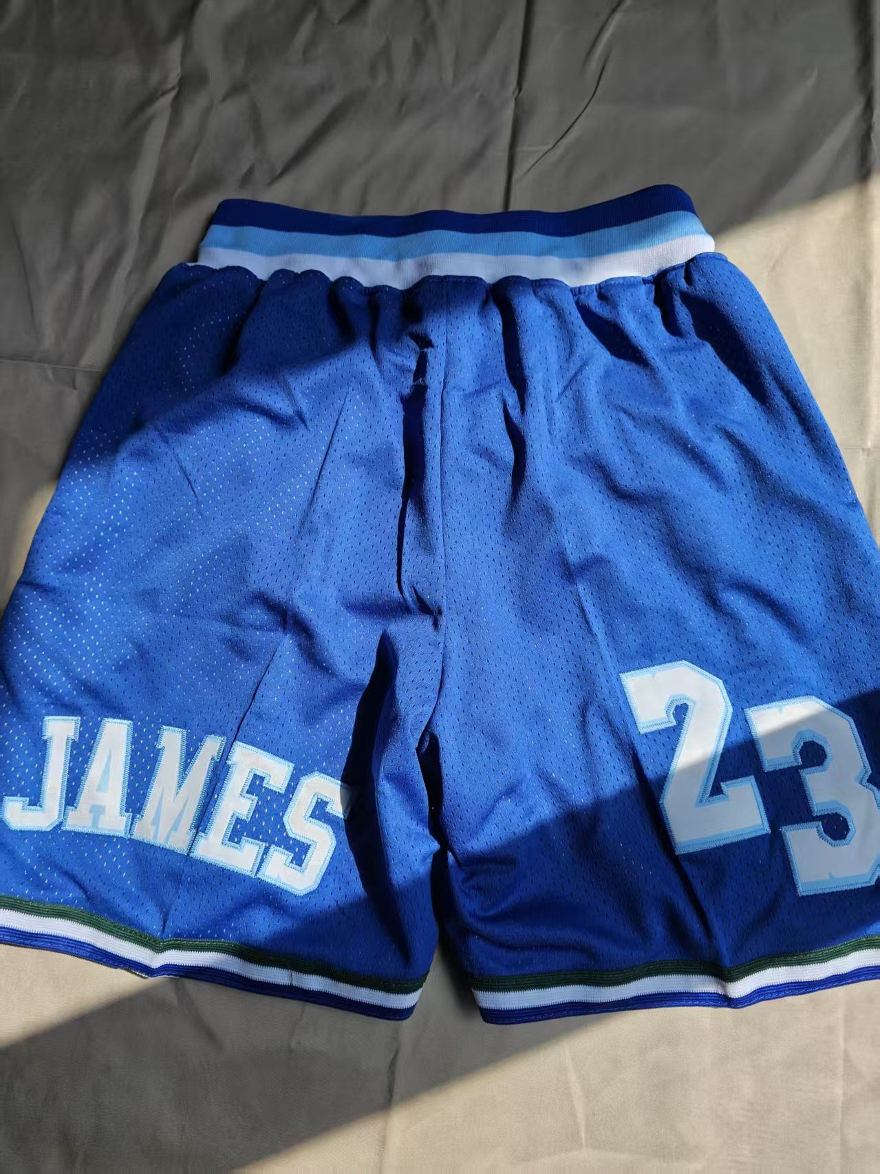 NBA Laker Short Pocket LeBron James Short XL Size US 36 / EU 52 - 3 Thumbnail