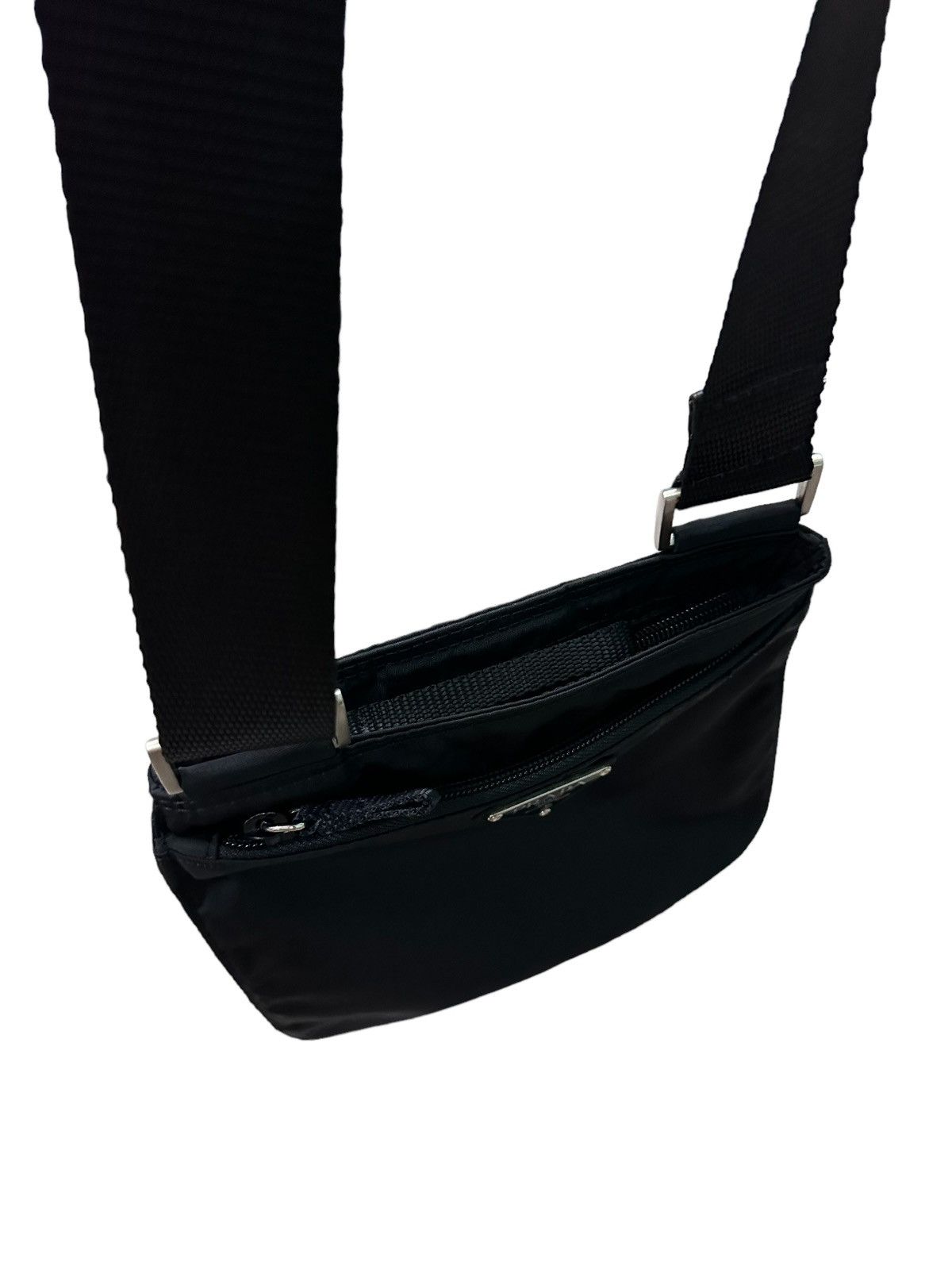 Prada AUTHENTIC VINTAGE PRADA B7372 BLACK NYLON CROSSBODY BAG Size ONE SIZE - 5 Thumbnail