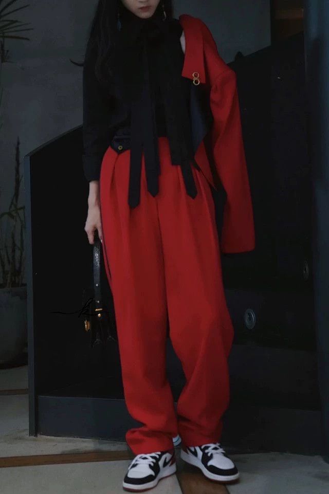 Emanuel Ungaro Ungaro Parallele Paris Red Black Wool Glass Button Suit Size S / US 4 / IT 40 - 5 Thumbnail