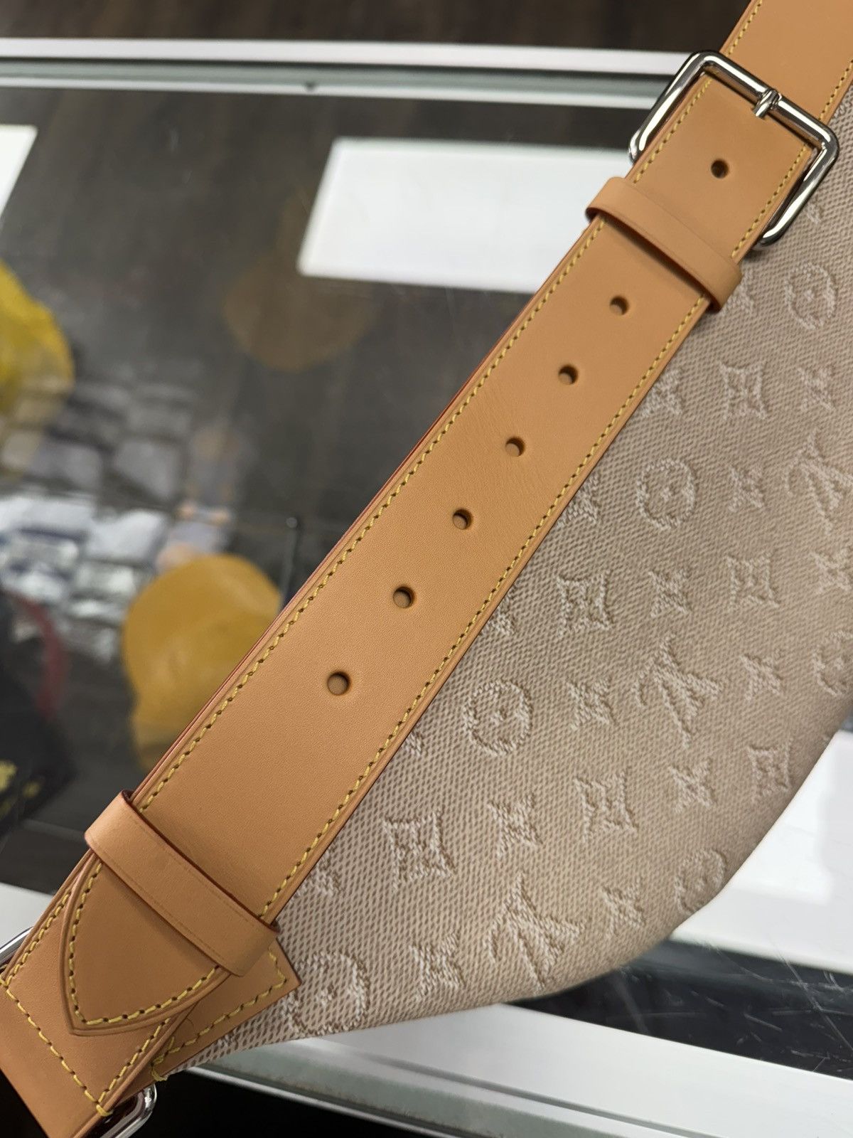 Louis Vuitton LV Rush Bumbag Heritage M27152 Size ONE SIZE - 10 Thumbnail