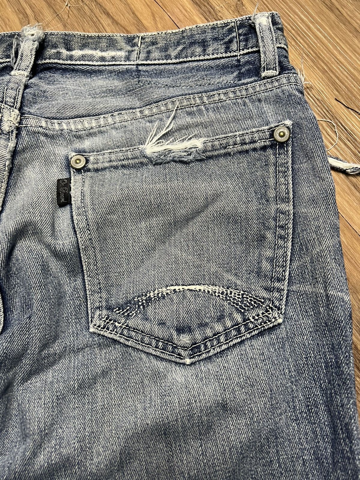Beauty Beast Vintage Distressed Denim Jeans - "On Board" Brand (41) Size US 31 - 17 Thumbnail