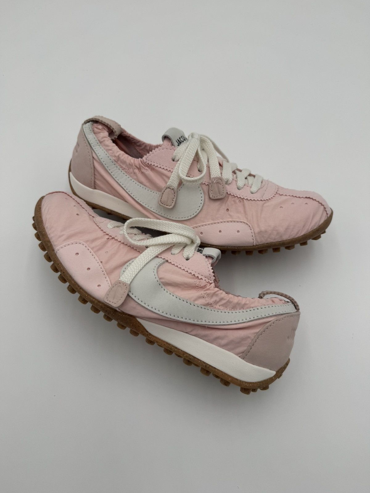 Jacquemus × Nike Nike Moon Shoe SP Jacquemus Aluminum Pale Pink 