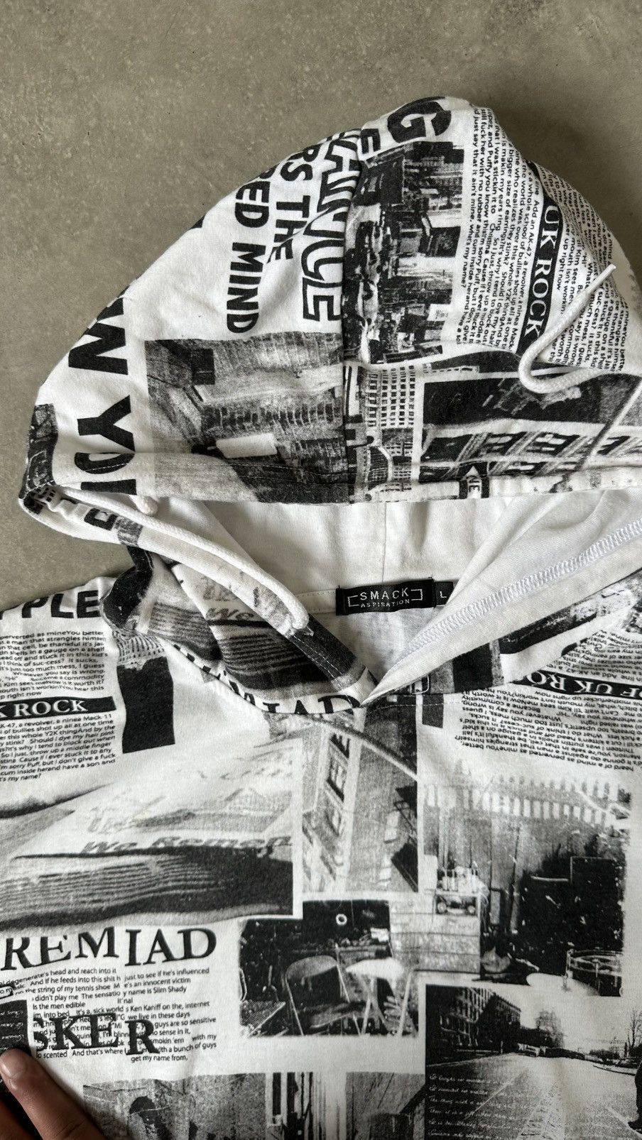 Japanese Brand VINTAGE SMACK NEWSPAPER SHORT SLEEVE HOODIE Size US M / EU 48-50 / 2 - 5 Thumbnail