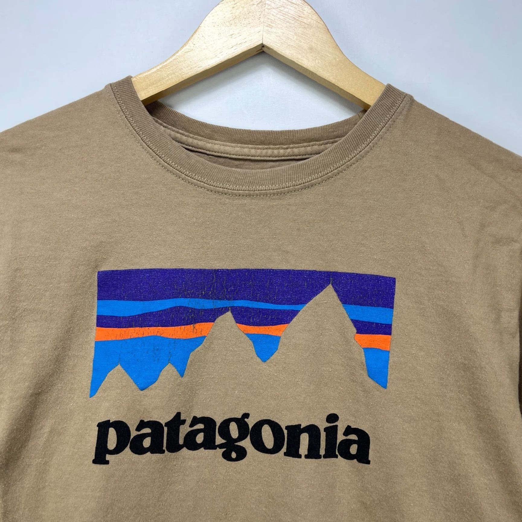 Patagonia Vintage Patagonia Long Sleeve T-Shirt Small Beige User: Vintage Patagonia Long Sleeve T-Shirt Small Beige Size US S / EU 44-46 / 1 - 3 Thumbnail