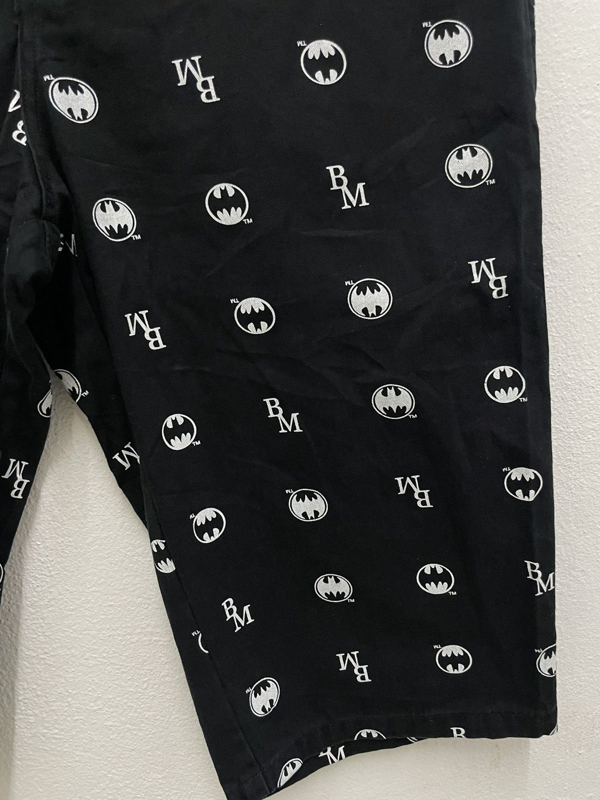 DC Comics × Japanese Brand × semanticdesign Rare💥Semantic Design X DC Comics Batman Short Pant Fullprint Size US 32 / EU 48 - 7 Thumbnail