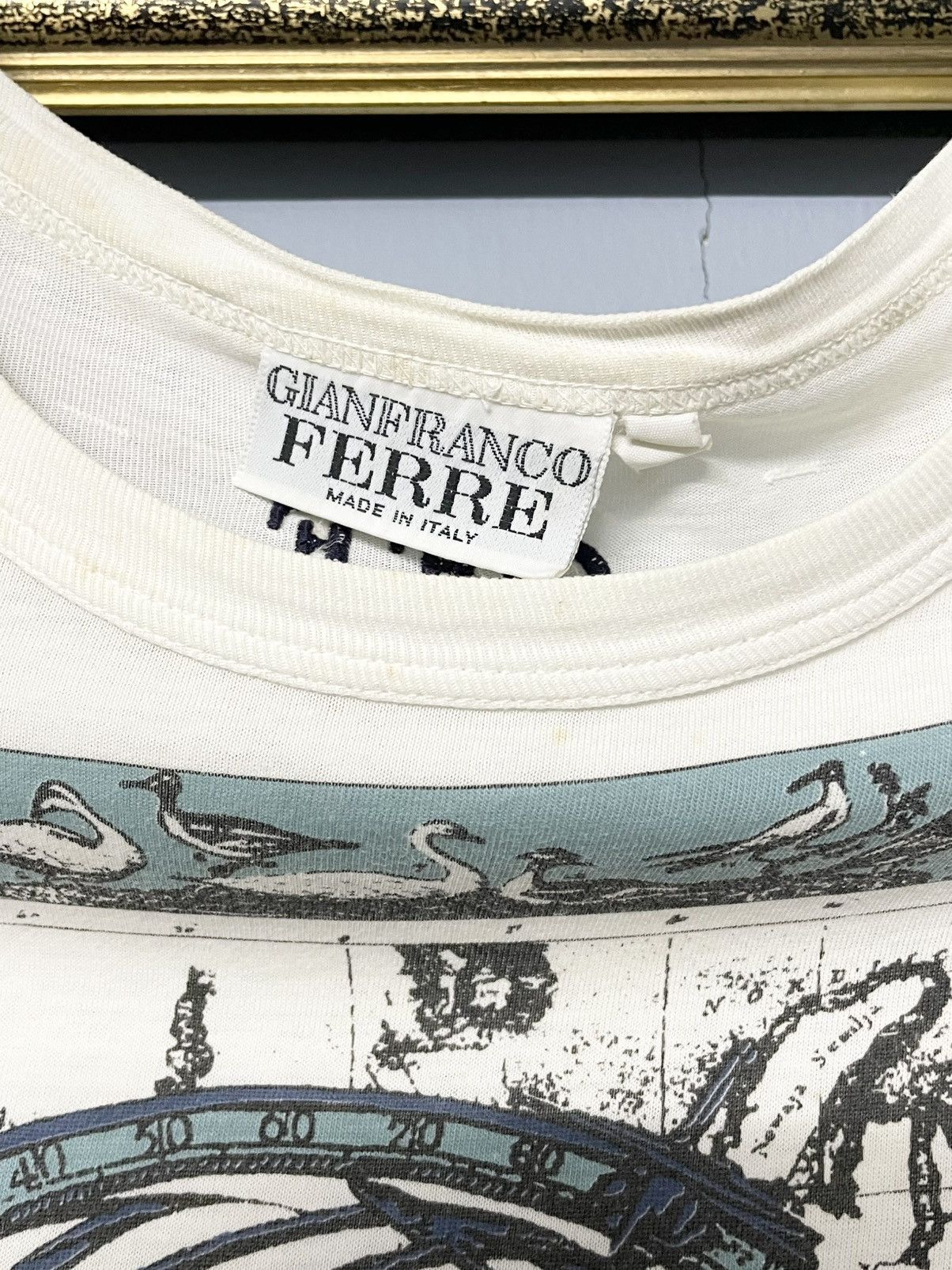 Designer Vintage 1990s Designer Gianfranco Ferre Art World Map Tshirt Size US L / EU 52-54 / 3 - 6 Thumbnail