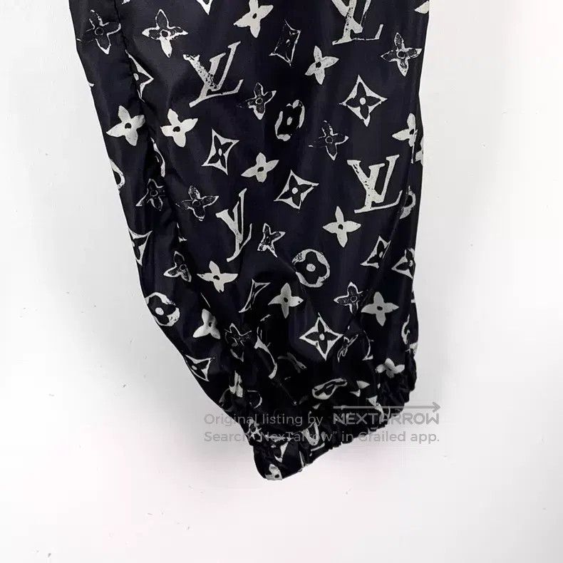 Louis Vuitton Louis Vuitton Black logo presbyopic full print corset casu Size US 36 / EU 52 - 4 Thumbnail