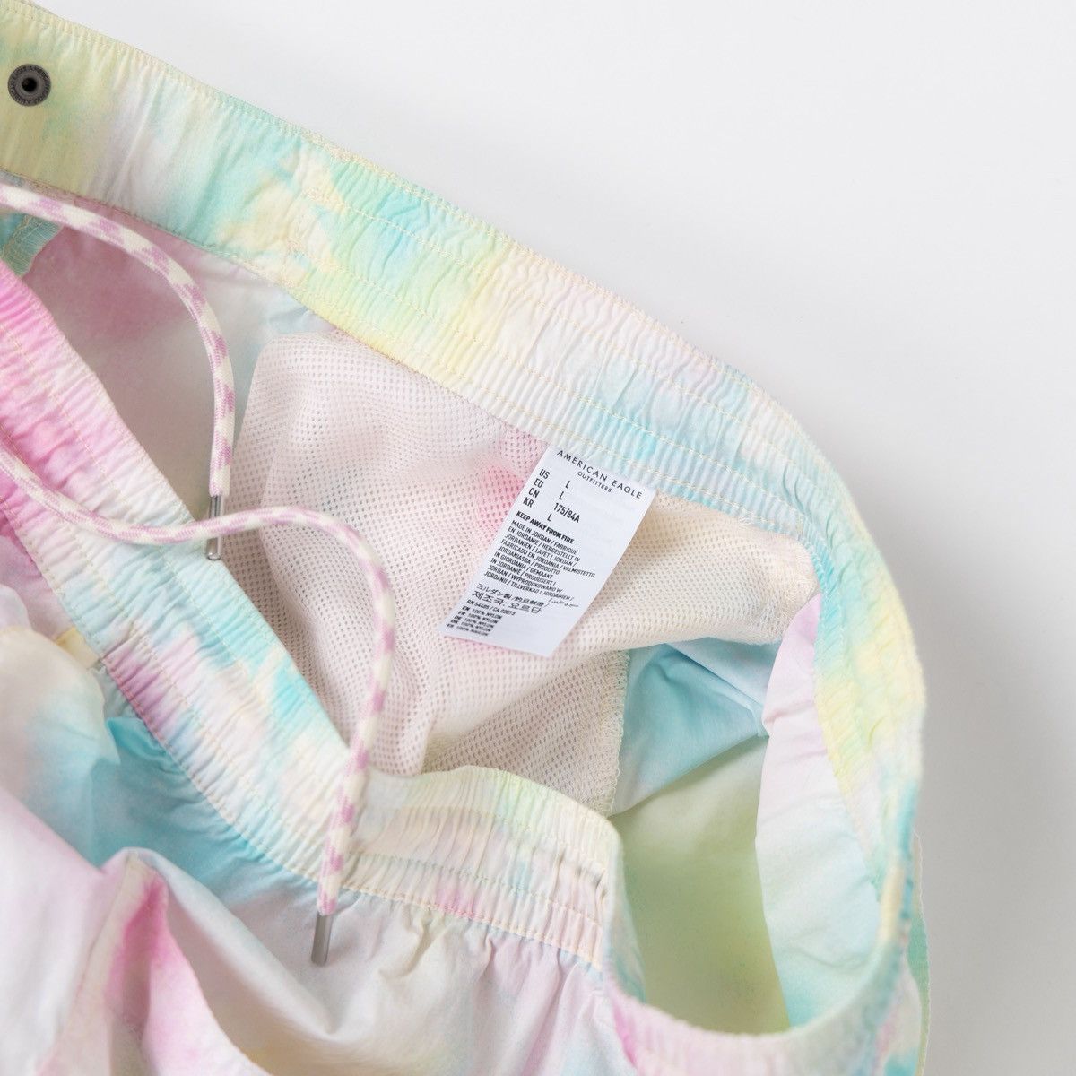 American Eagle Outfitters American Eagle Multicolor Tie Dye Nylon Shorts Pastel Beach Size US 34 / EU 50 - 6 Thumbnail