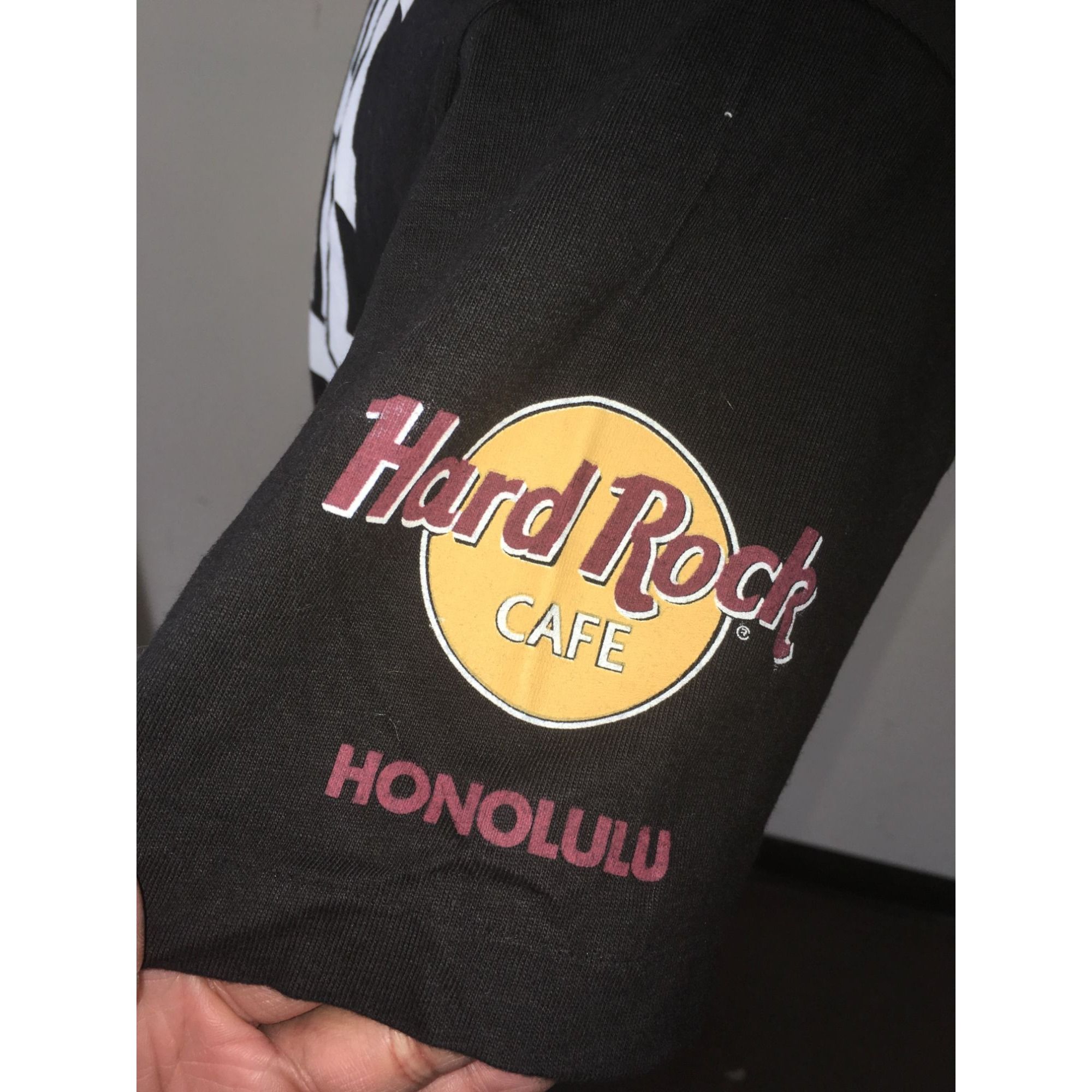 Hard Rock Cafe Hard Rock Cafe Honolulu Save the Planet Men's Black and Whit Size US L / EU 52-54 / 3 - 6 Preview