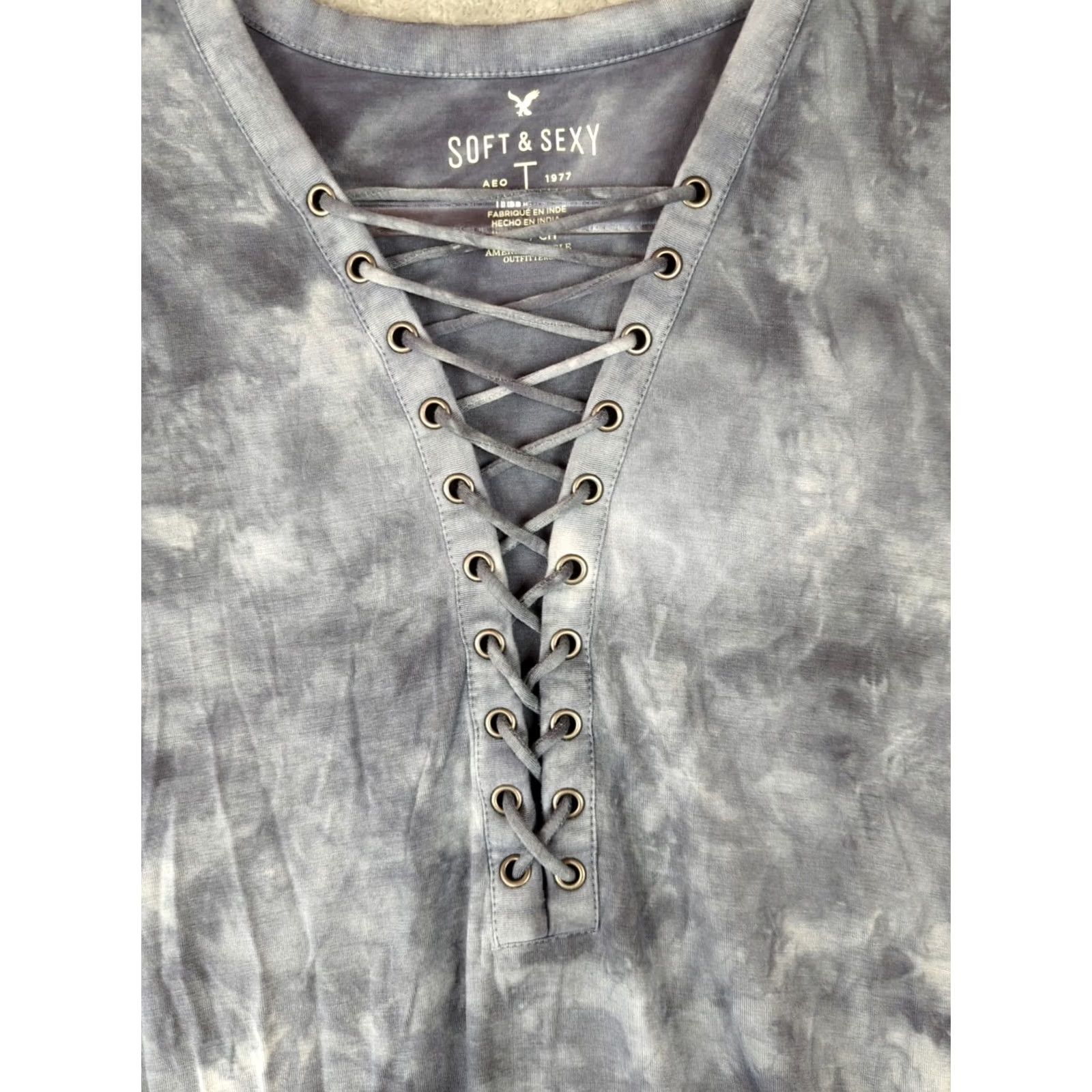 American Eagle Outfitters VINTAGE? American Eagle Shirt S Gray/Blue Long Sleeve Lace Up V-Neck Bohemian Hippie Tie Dye Size S / US 4 / IT 40 - 2 Thumbnail