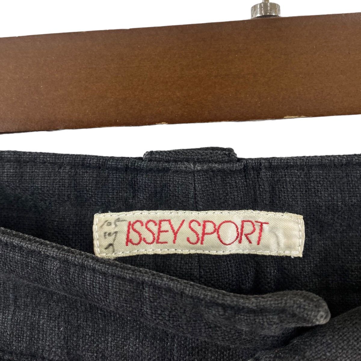 Issey Miyake Vintage ISSEY MIYAKE SPORTS Made In Japan Trousers Size US 26 / EU 42 - 4 Thumbnail