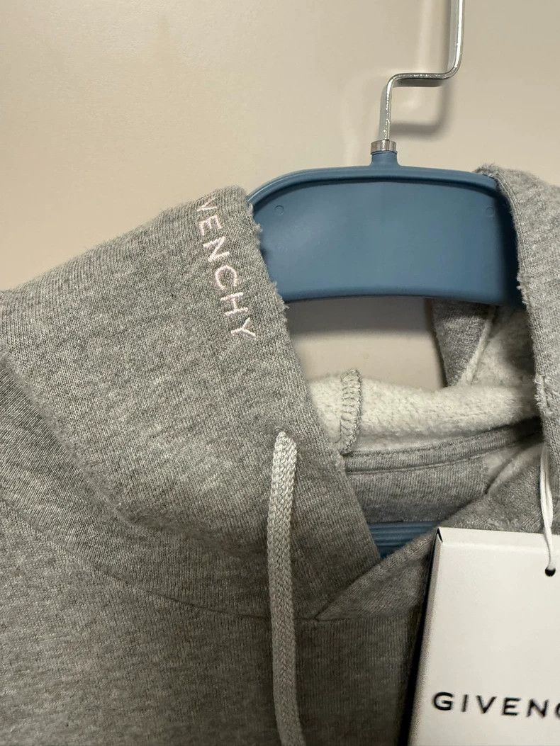 Givenchy Givenchy Light gray hooded ripped hoodie, size XL Size US XL / EU 56 / 4 - 2 Thumbnail
