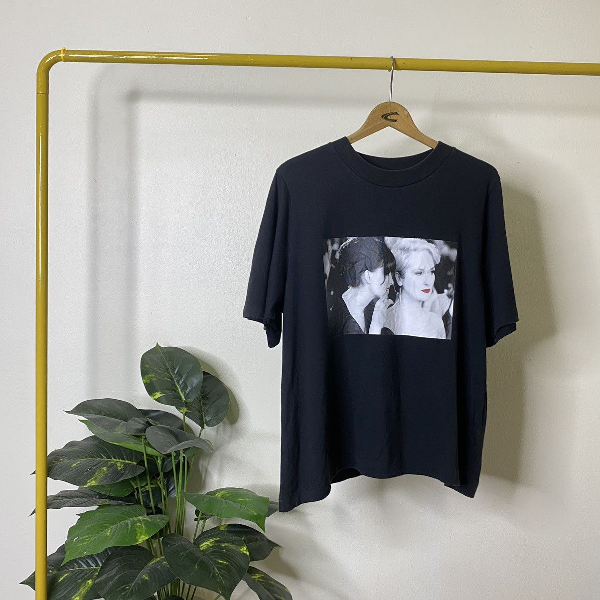 Uniqlo Fox Movies The Devil Wears Prada Collaboration T Shirt Size US L / EU 52-54 / 3 - 1 Thumbnail