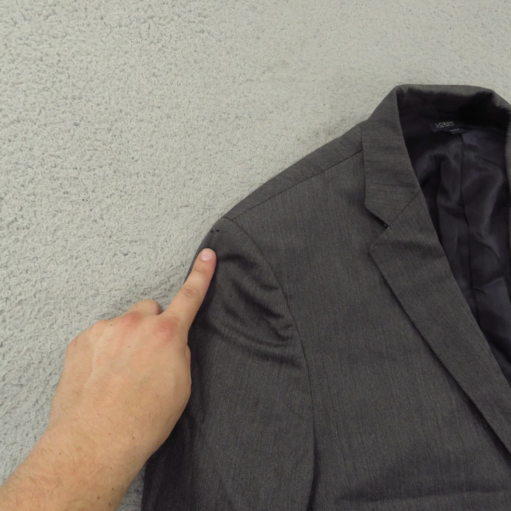 J.Crew J. Crew Jacket Men 42L Ludlow Charcoal Herringbone Italian Wool Blazer Sport Coat Size 42R - 4 Thumbnail