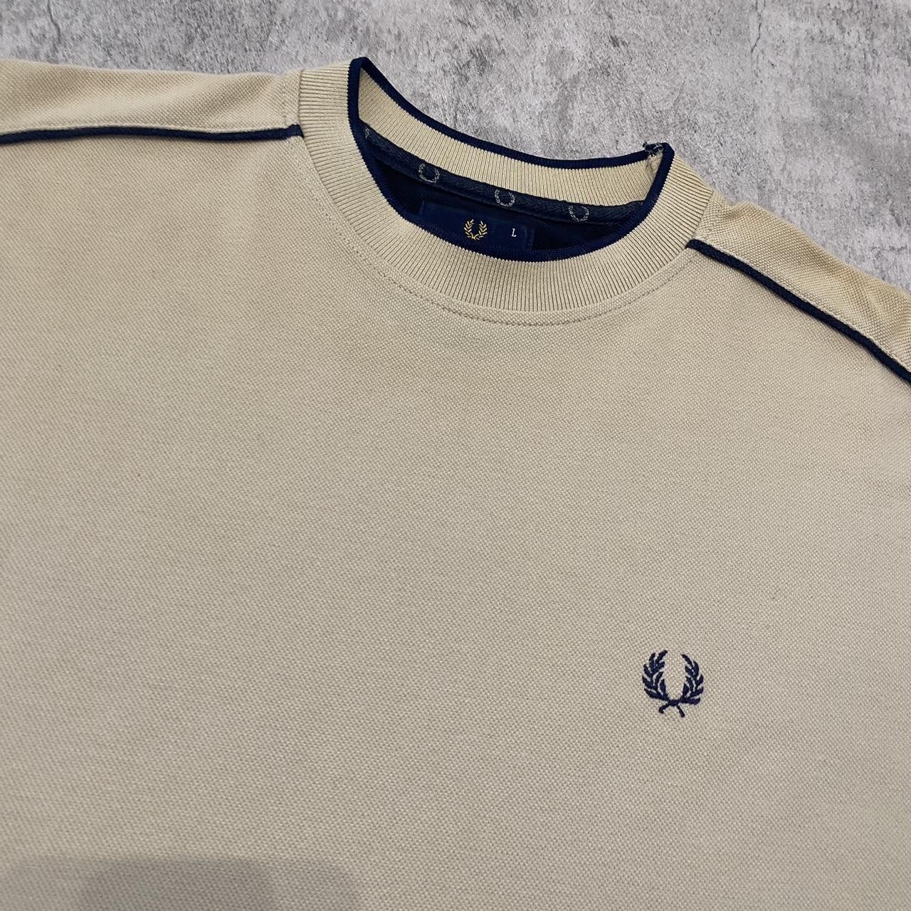 Fred Perry Cream Fred Perry t-shirt embroidered fashion Size US L / EU 52-54 / 3 - 3 Thumbnail