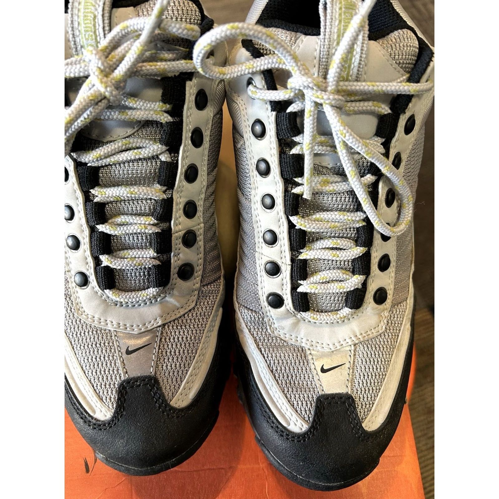 Nike VINTAGE Nike ACG WMNS Air Trio Mid Shoes Women’s 7 Medium Grey/Pear Neut 2001 Nike Air WMNS Shoes/Boots Women Size US 5 / IT 35 - 5 Thumbnail