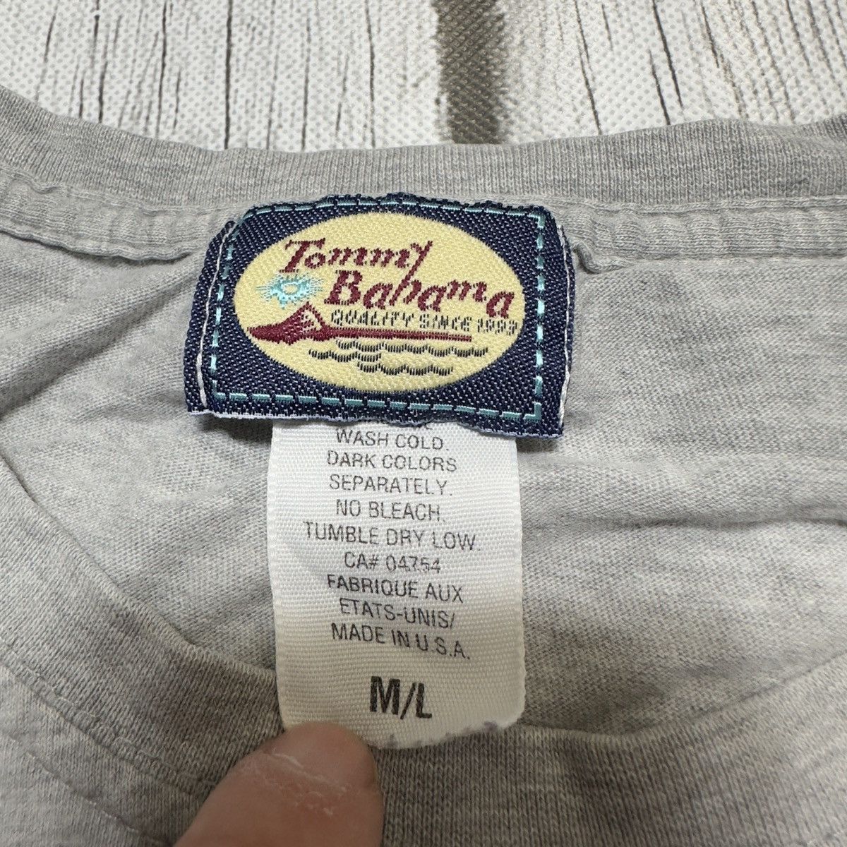 Tommy Bahama × Vintage Vintage Tommy Bahama tee Size US L / EU 52-54 / 3 - 5 Thumbnail