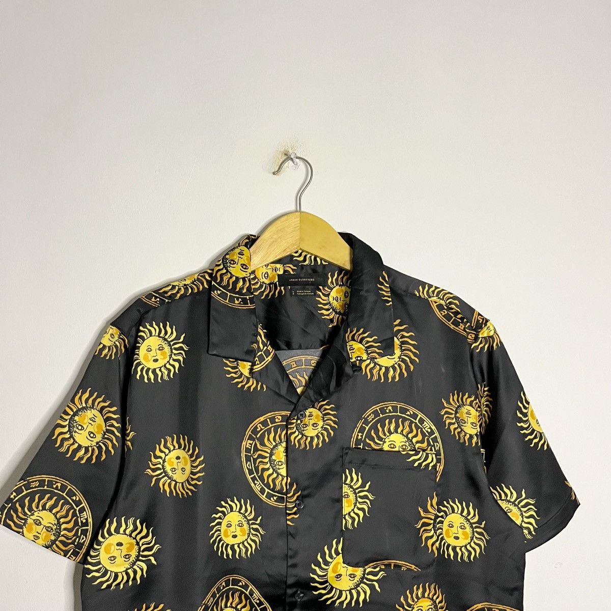 Urban Outfitters Urban Outfitters Celestial Sun & Moon Campcollar Shirt Size US L / EU 52-54 / 3 - 3 Thumbnail