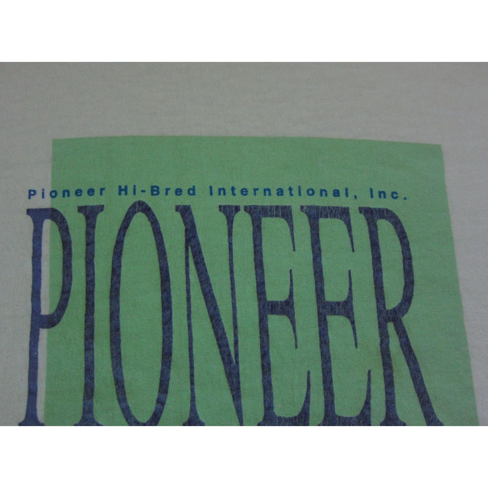 Fruit Of The Loom VINTAGE Pioneer Shirt Mens XL White Fruit of the Loom 90s T-Shirt US 70s 80s 90s Punk Rock Cat School Classic USA Size US XL / EU 56 / 4 - 3 Thumbnail