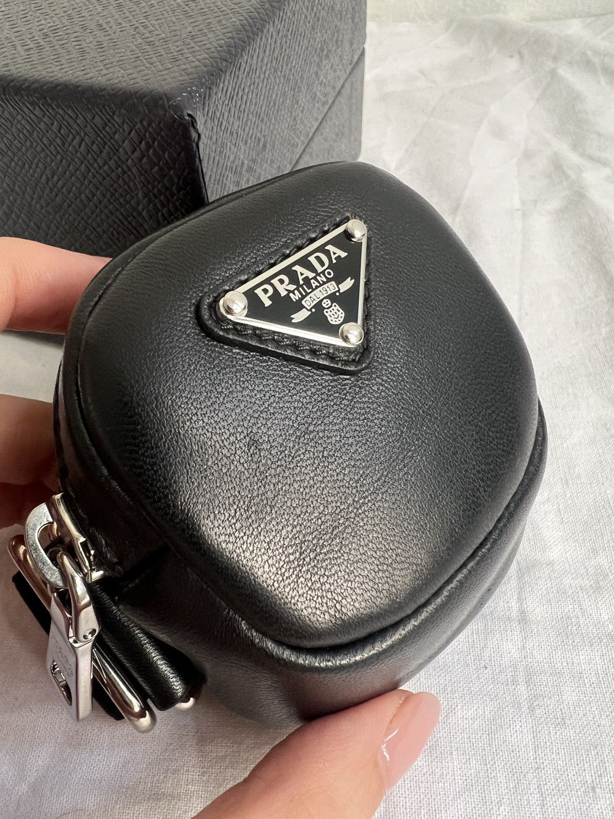 Prada Prada triangle logo lamb leather pouch bracelet Size ONE SIZE - 3 Thumbnail