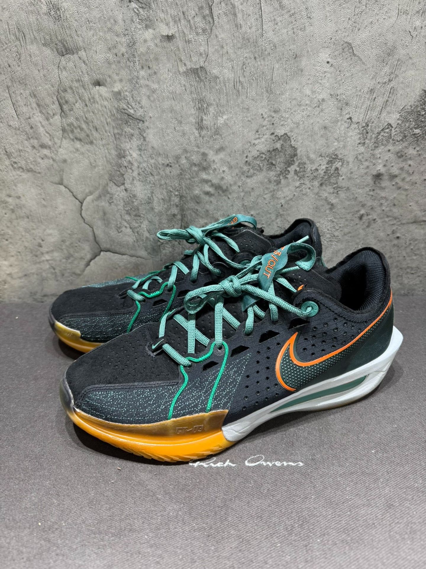 Nike Nike Basketball Multi Lowtop Sneakers 11 Men Size US 11 / EU 44 - 1 Thumbnail