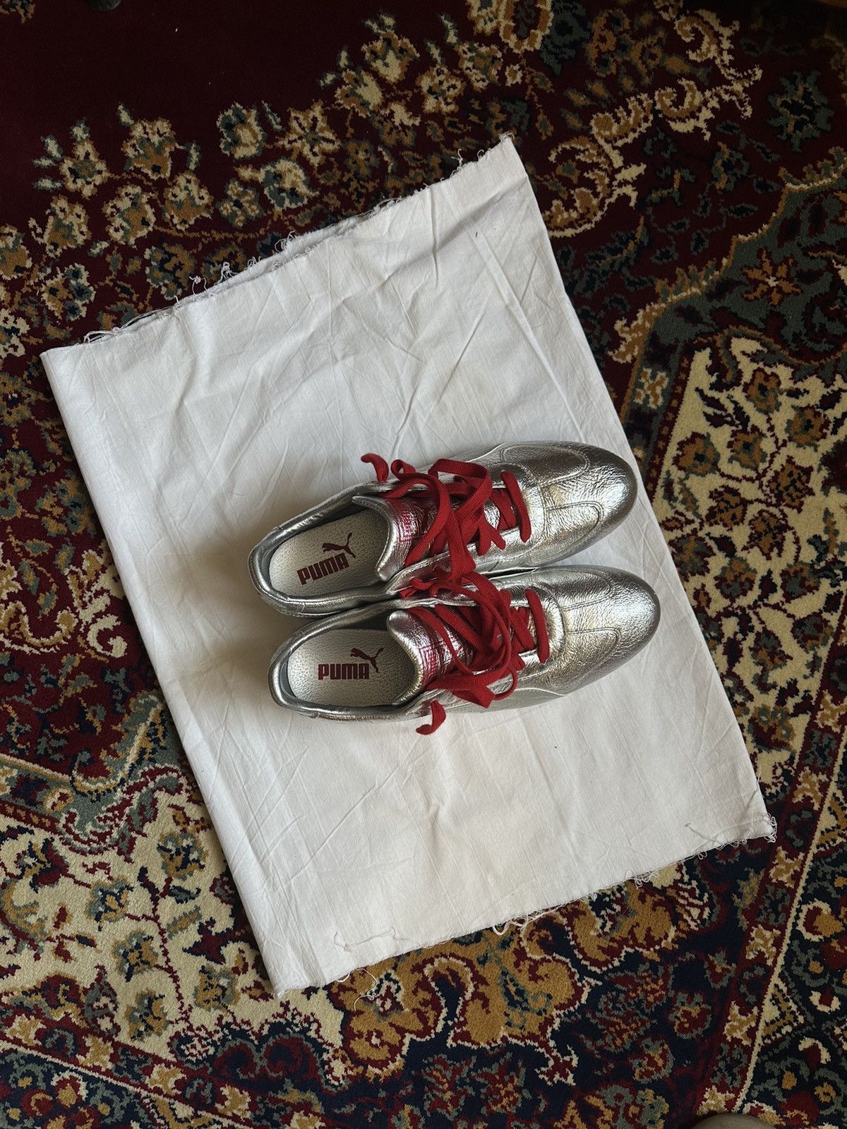 Puma Puma silver sneakers Size US 9 / EU 42 - 2 Thumbnail