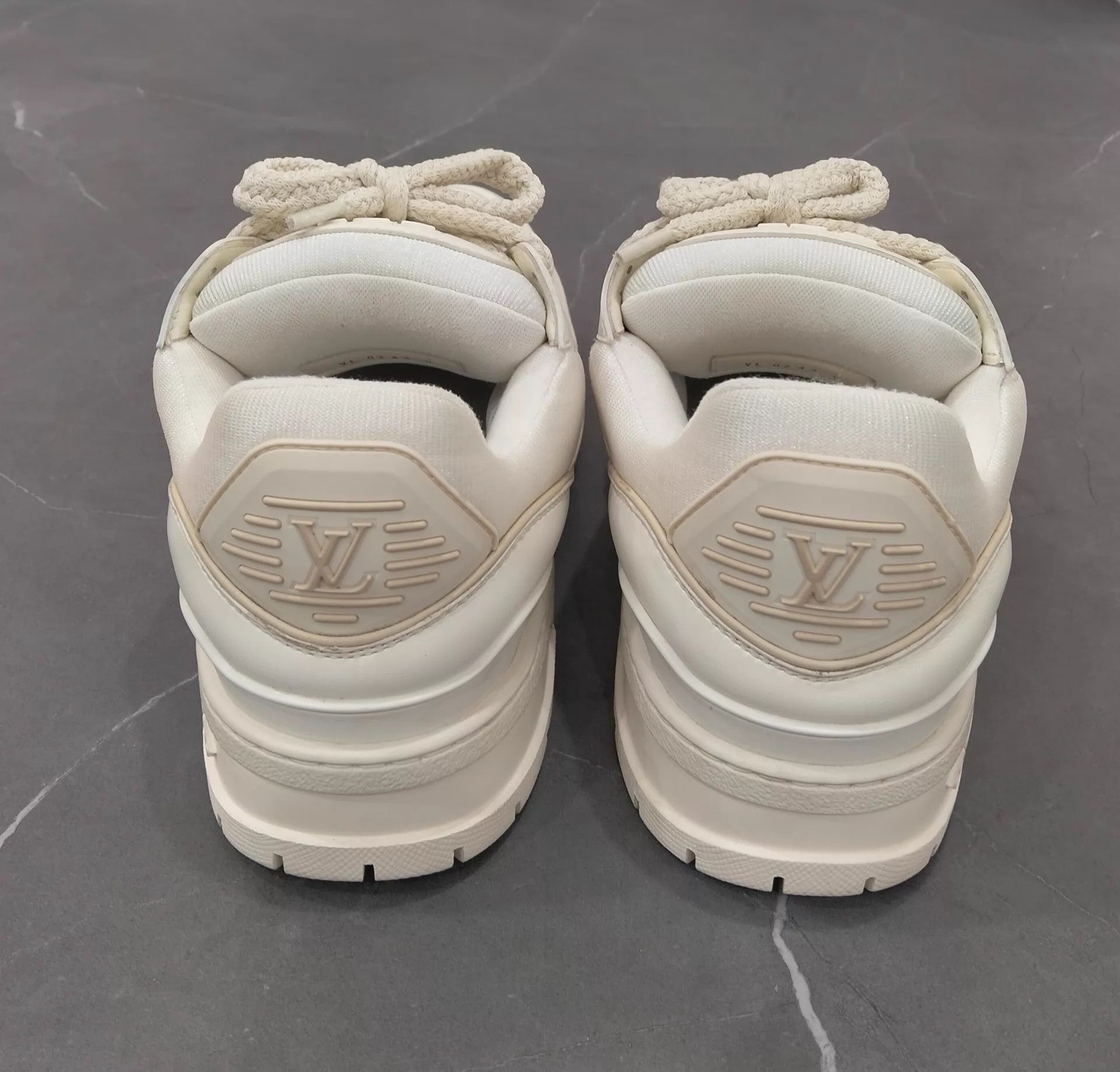 Louis Vuitton LV Maxi White Trainer 42 Size US 9 / EU 42 - 5 Thumbnail
