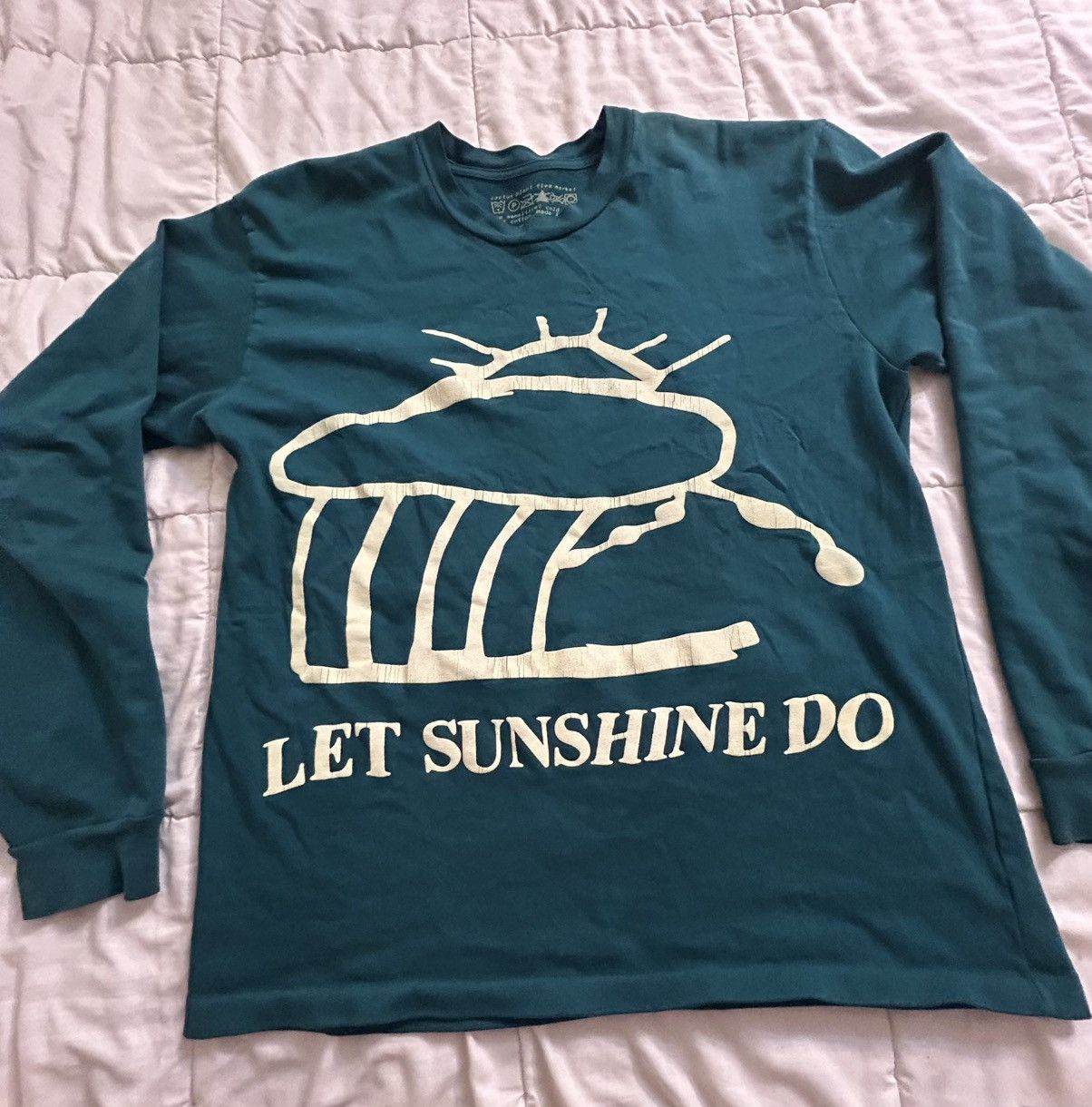 Cactus Plant Flea Market Cactus Plant Flea Market Let Sunshine Do Tee Size US M / EU 48-50 / 2 - 1 Thumbnail