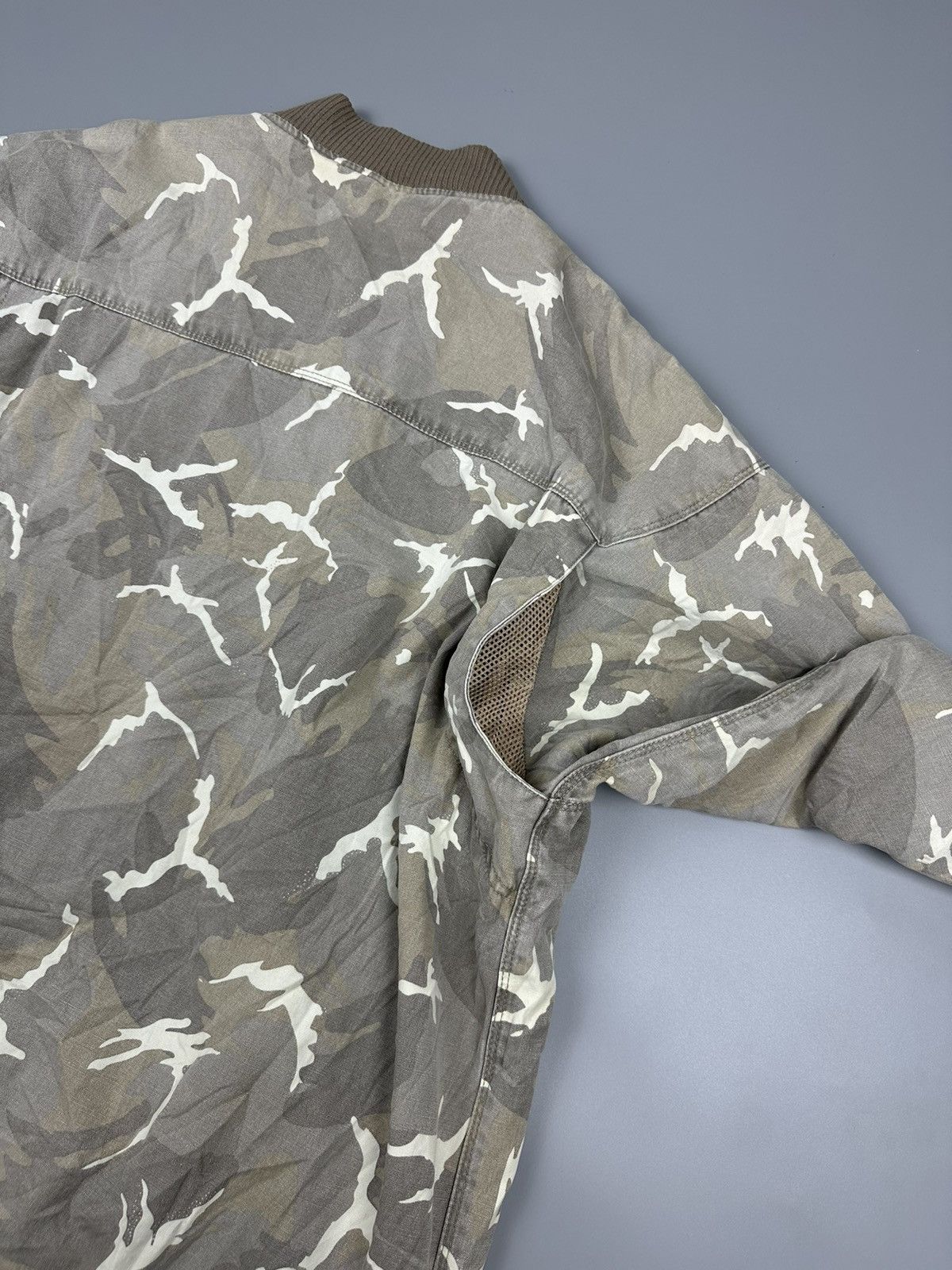 Freshjive Sick Vintage Freshjive Camoflage Bomber Jacket Size US XL / EU 56 / 4 - 11 Thumbnail