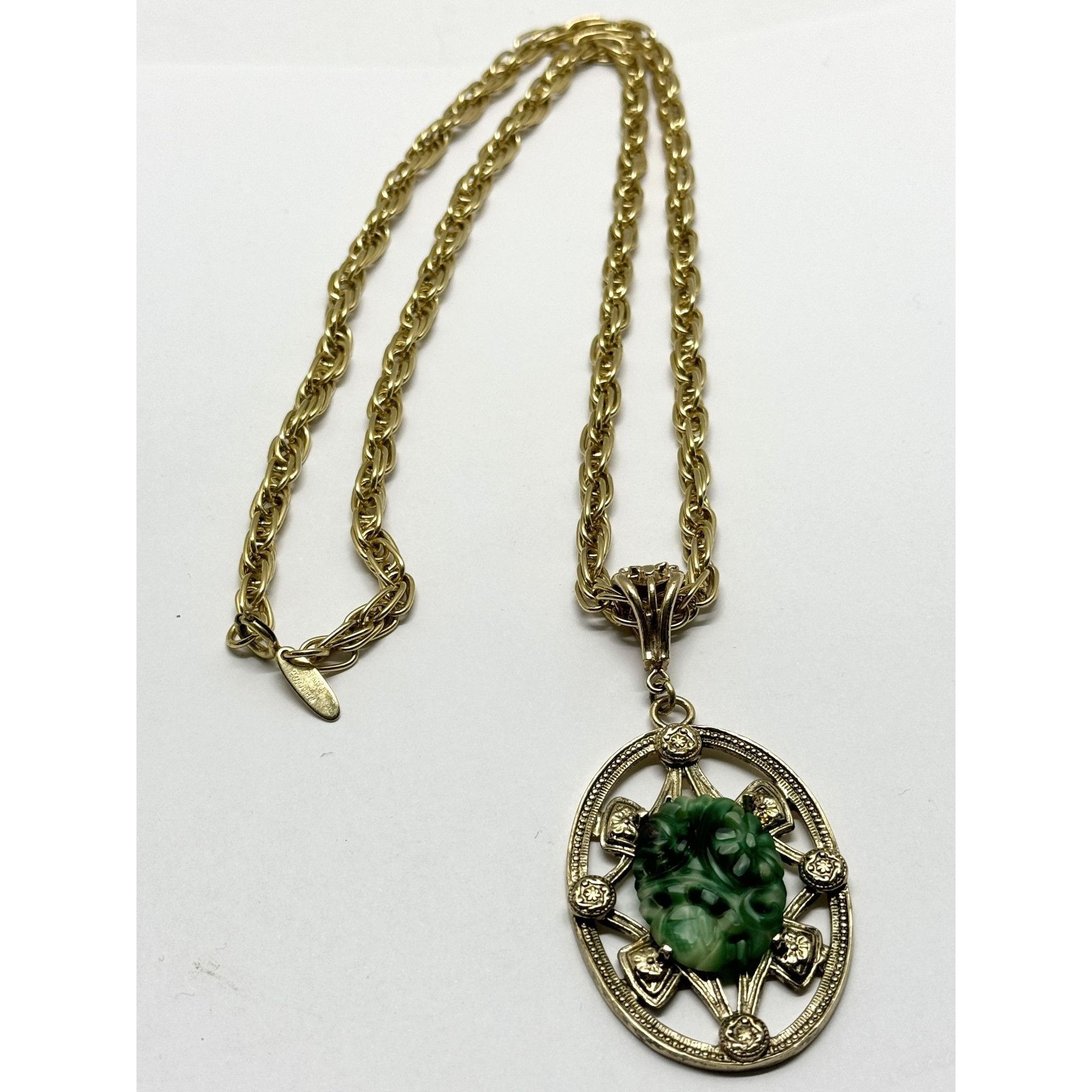 Vintage Whiting & Davis green flower pendant necklace