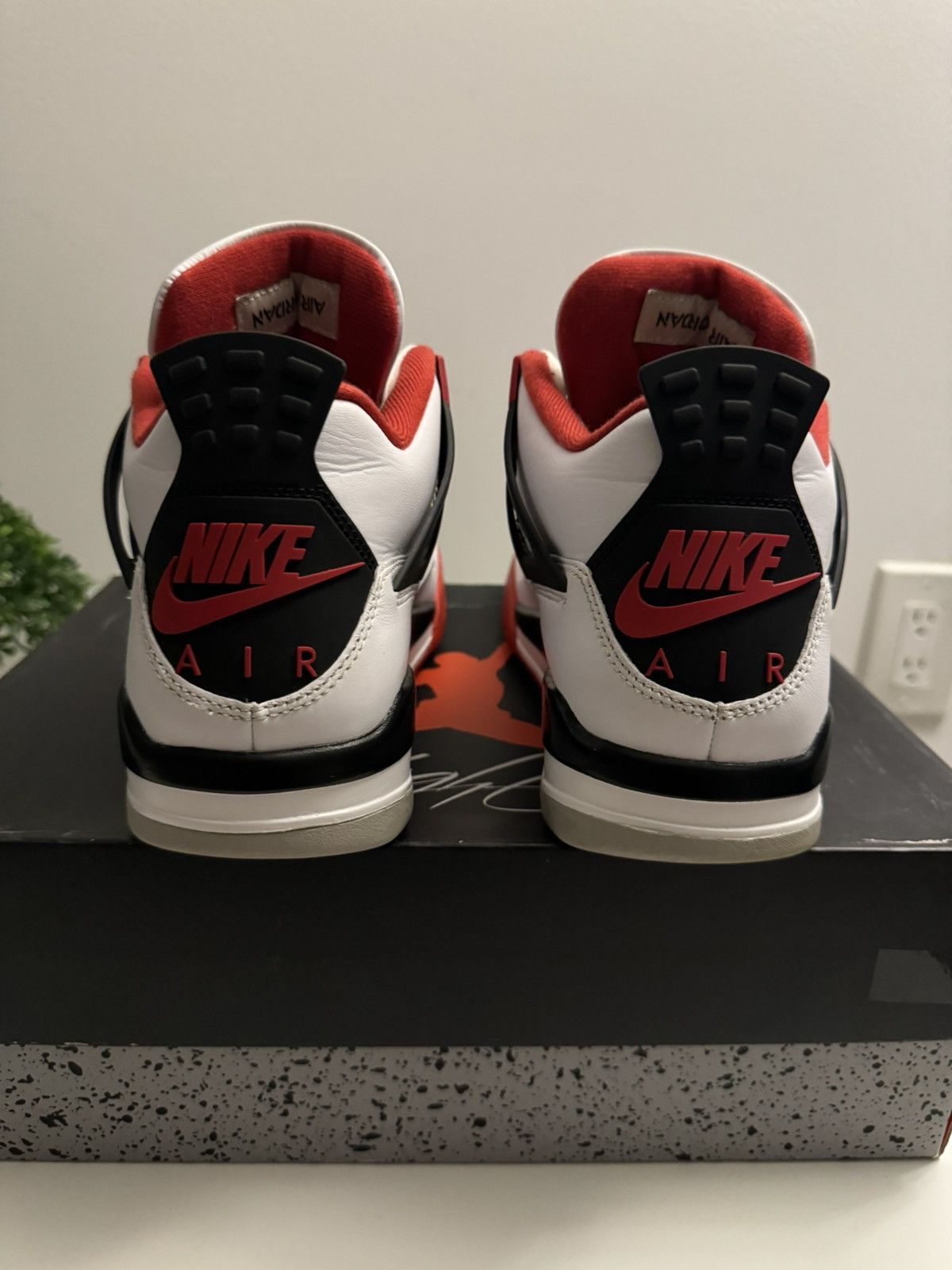 Jordan Brand AJ 4 Retro Fire Red Size US 10.5 / EU 43-44 - 5 Thumbnail